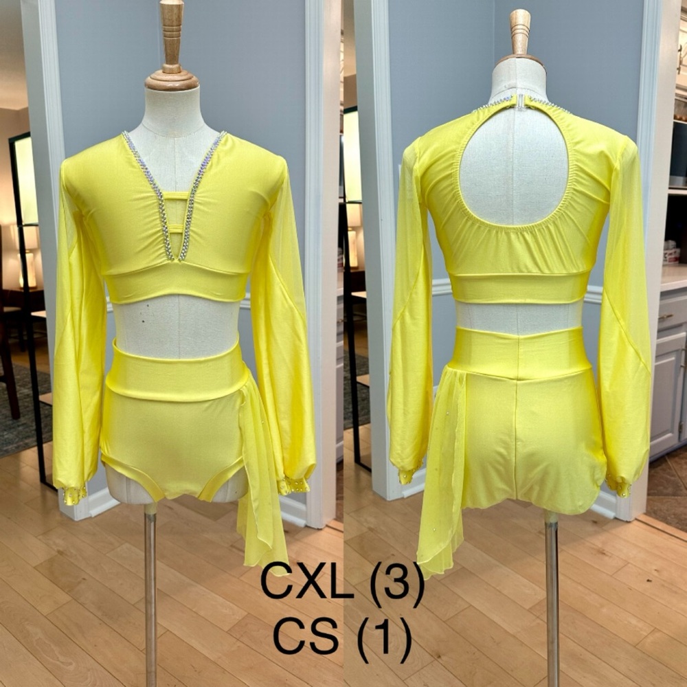Yellow lyrical costume